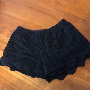 Black lace short